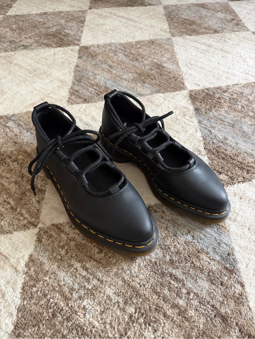 Dr. Martens Elphie Flats